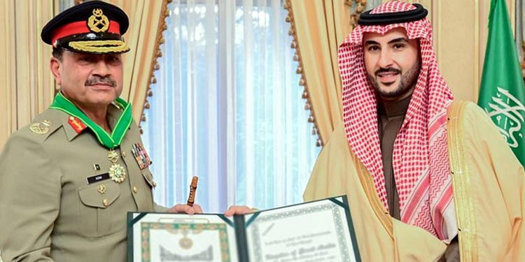 چیف آف ڈیفنس فورسز فیلڈ مارشل سید عاصم منیر کو سعودی عرب کا اعلیٰ ترین قومی اعزاز عطا