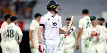 ایشز سیریز :انگلینڈ دوسرے ٹیسٹ میں اننگز کی شکست کا خطرہ منڈلانے لگا