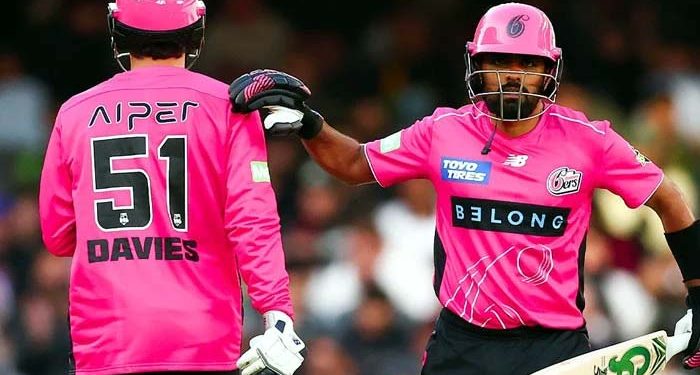 Babar Azam's team Sydney Sixers will face Perth Scorchers tomorrow in the qualifiers.
