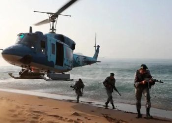 آبنائے ہرمز پر خطرے کی گھنٹیاں: ایران کی جنگی مشقیں، عالمی تجارت نشانے پر