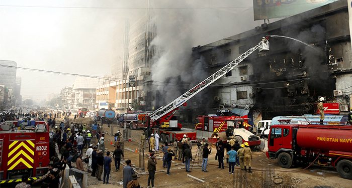 Karachi Fire in Gul Plaza causes two parts of building to collapse, 6 dead, 56 missing