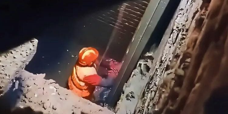 لاہور میں ہولناک سانحہ: داتا دربار کے قریب ماں سیوریج میں گر کر جاں بحق، 10 ماہ کی بچی تاحال لاپتا