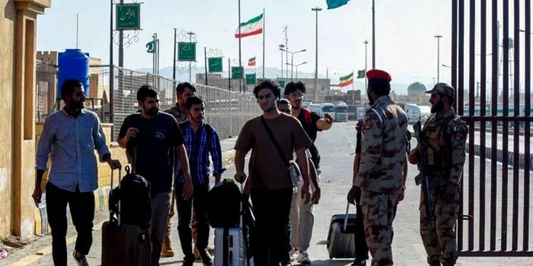 ایران میں جنگ کا خطرہ، پاکستانی پھنس گئے، اہم ہدایات جاری