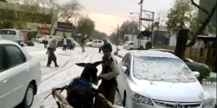 لاہور میں برفباری کا امکان، سردی کی شدید لہر آنے والی ہے؟