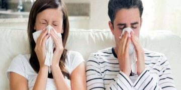 Why does the common cold affect men and women differently