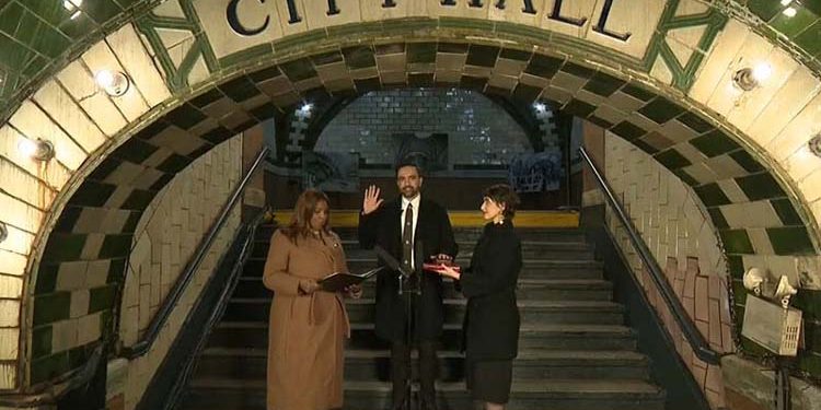 ظہران ممدانی نے تاریخ بدل دی ، قرآن پر حلف اٹھا کر میئر بن گئے