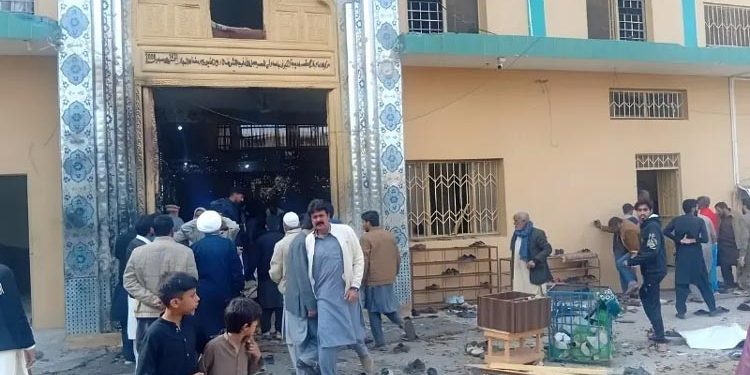اسلام آباد: جمعہ کی نماز کے دوران امام بارگاہ میں خودکش دھماکا، درجنوں شہید