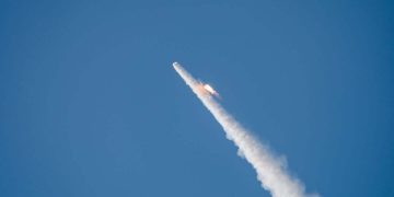 China unveils new space craft and reusable rocket to land astronauts on the moon