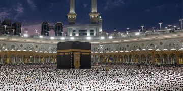 سعودی عرب کا بڑا ایکشن، ناقص کارکردگی پر 1,800 عمرہ ٹریول ایجنسیوں کے لائسنس معطل
