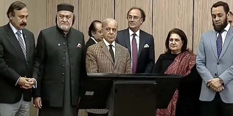 Prime Minister announces Rs 38 billion Ramadan relief package