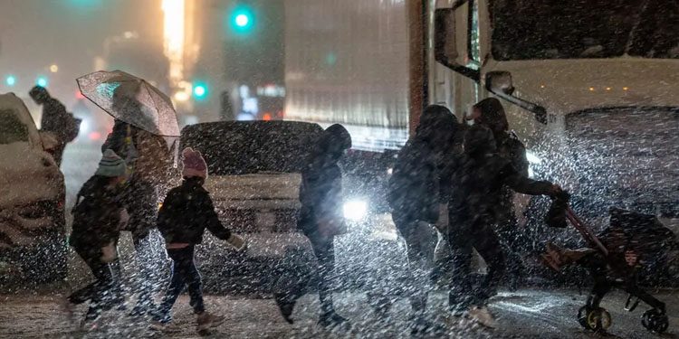 امریکا میں برفانی طوفان کا تاریخی حملہ، نیویارک بند، کروڑوں افراد محصور ، ایمرجنسی نافذ