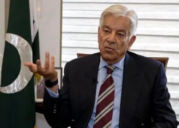 Our patience has run out, now open war, Qalandar will be in full swing: Khawaja Asif