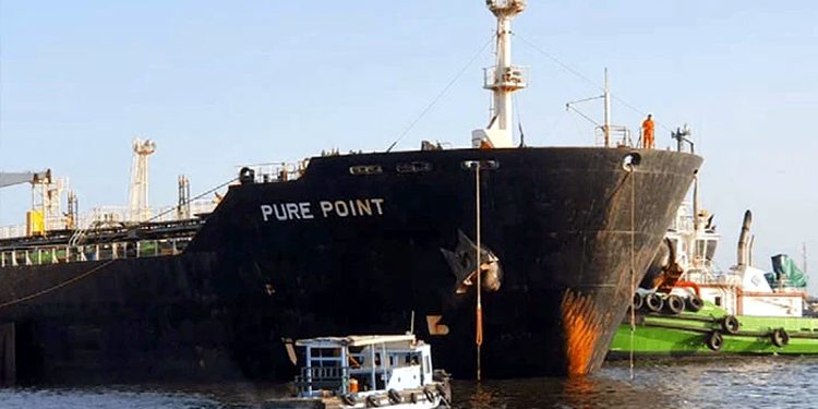Another ship full of oil arrives in Pakistan