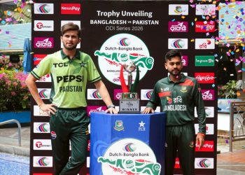 First ODI Pakistan continue batting against Bangladesh