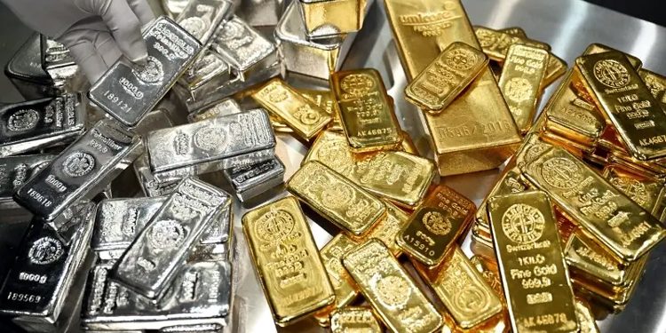 Gold and silver prices rise