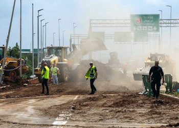 Missiles rain down on Israel's Ben Gurion Airport