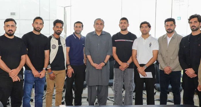 چیئرمین پی سی بی کی پاکستان ہاکی ٹیم سے ملاقات ،ورلڈ کپ میں کوالیفائی کرنے پر مبارکباد