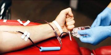 Video of guards drawing blood from people at Lahore hospital goes viral