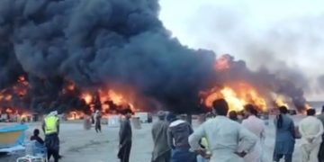 گوادر کے قریب آئل ڈپو میں آگ لگ گئی