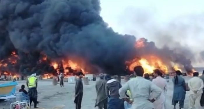 گوادر کے قریب آئل ڈپو میں آگ لگ گئی