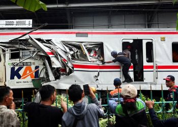 14 killed in two train collision in Indonesia