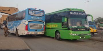 بسوں میں ٹریکر نصب کرنے کا فیصلہ