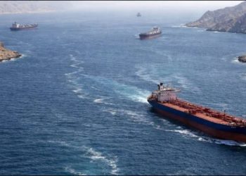 جنگ بندی ،آبنائے ہرمز سے بحری جہاز گزرنا شروع