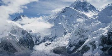 گلیشیائی جھیلیں پھٹنے کے دہانے پر،خیبر پختونخوا کے بالائی اضلاع خطرے میں