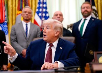 Iranian offer rejected, Trump announces to maintain blockade