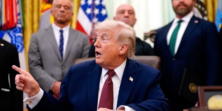 Iranian offer rejected, Trump announces to maintain blockade