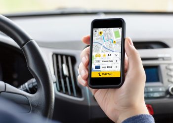 Petrol is expensive, drivers are poor, their livelihoods are taken away, the online taxi system is destroyed, drivers are on the roads.