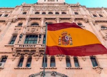 Spain opens its doors to Pakistanis