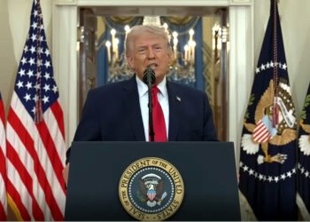 Trump claims victory over Iran, congratulates NASA, US President briefs media (Urdu dubbing)