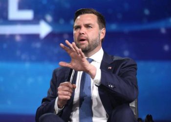 امریکی نائب صدر جے ڈی وینس کی ایران کو مذاکرات پر سخت وارننگ