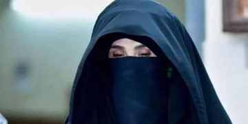 بشریٰ بی بی کی آنکھ کا معائنہ