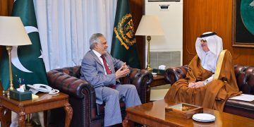 نائب وزیراعظم  اسحاق ڈار سے سعودی سفیر کی ملاقات