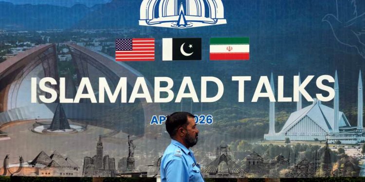 Pakistan offers another round of talks between US and Iran