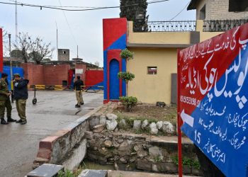 جیل میں بانی پی ٹی آئی سے کوئی ملاقات کیلئے نہیں آیا