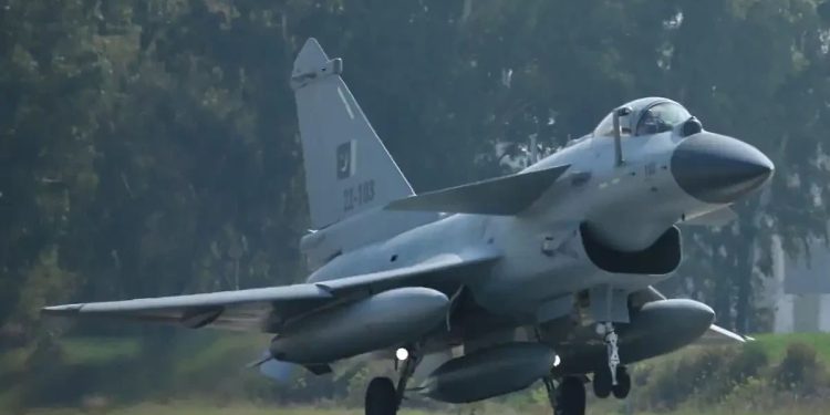 پاک فضائیہ کے بھارتی طیارے گرانے پر چینی جہازوں کی فروخت میں اضافہ