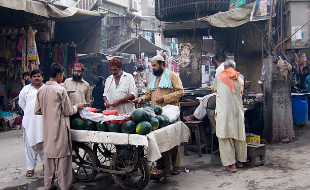 مارکیٹیں رات 8بجے بند،حکومت کی تاجروں سے مشاورت