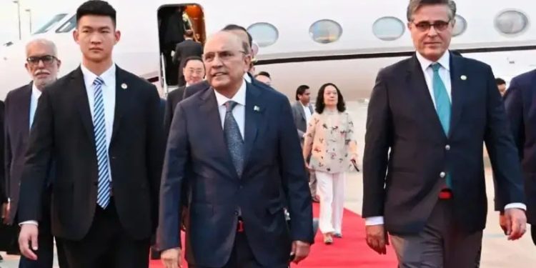 صدر آصف علی زرداری 5روزہ دورے پر چین چلے گئے