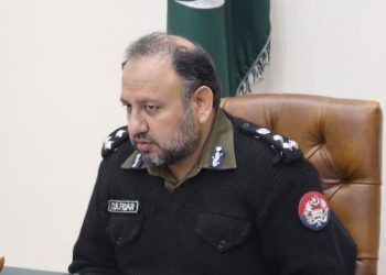 آئی جی کے پی کا  بنوں کا دورہ ،پولیس افسروں اور جوانوں سے ملاقات