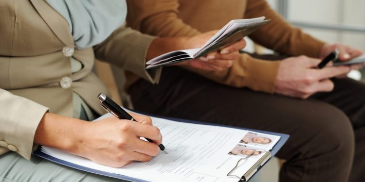 برطانیہ میں مستقل رہائش حاصل کرنے والوں کی تعداد میں اضافہ