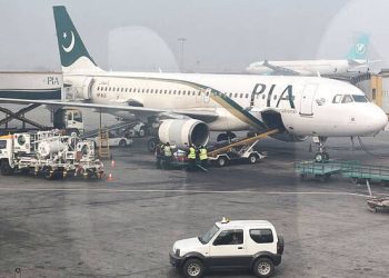 مہنگائی کے باعث ہوائی سفر مہنگا ،مسافر کم ،پروازیں منسوخ