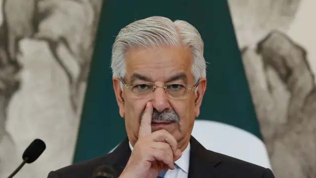 خواجہ آصف کا ٹوئٹ ،لیسکوکے 3 اہلکار معطل