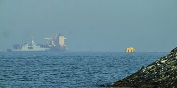 Attack on US Navy ship in the Strait of Hormuz