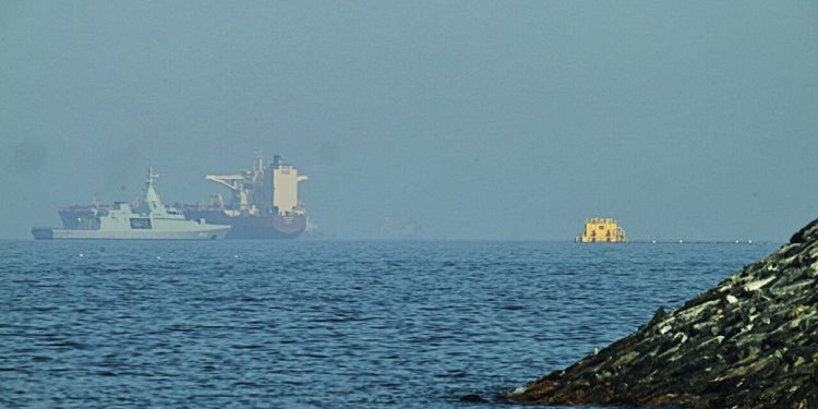Attack on US Navy ship in the Strait of Hormuz