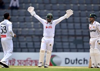 Chasing a target of 437 runs, Shaheen's batting flopped, shadows of a clean sweep in the Test series deepened