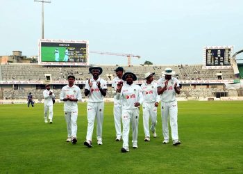 Dhaka Test Pakistan all out for 386, Bangladesh lead by 34 runs