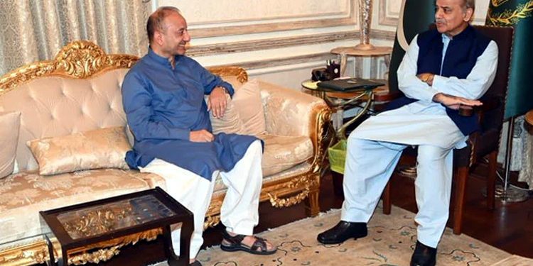 Federal Minister Mosaddiq Malik briefs Prime Minister on pre-monsoon preparations